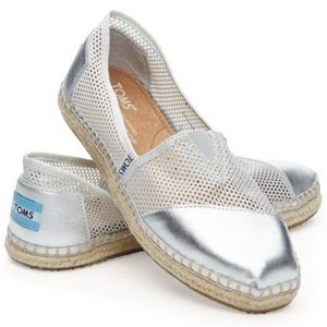3 for $30! Toms shoes silver and mesh size 7